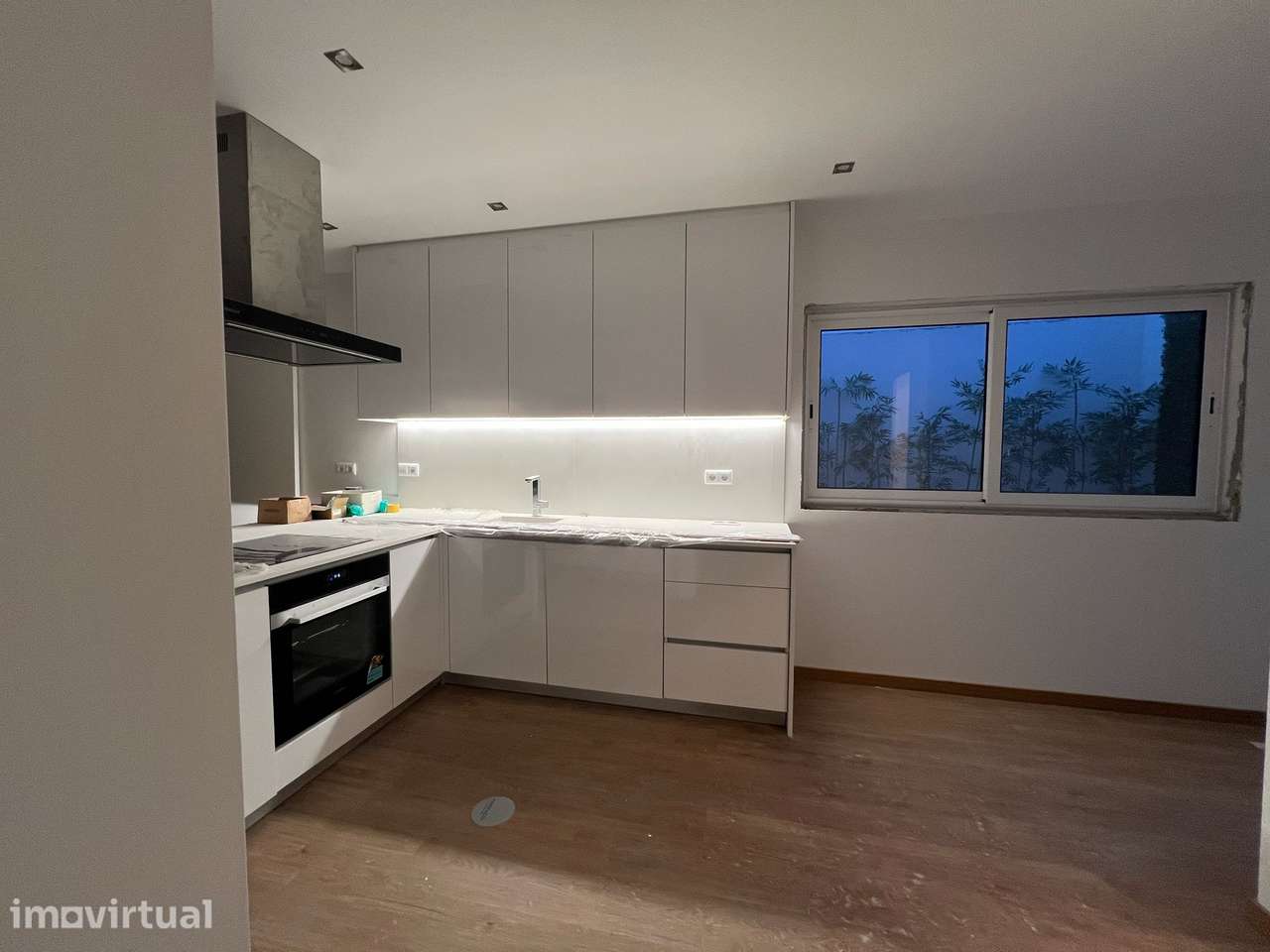 Moradia T3 totalmente remodelada - Esgueira, Aveiro - Grande imagem: 3/18