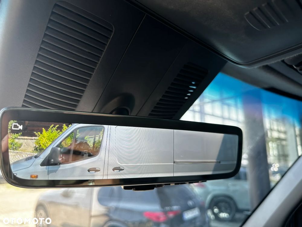 Mercedes-Benz Sprinter - 23