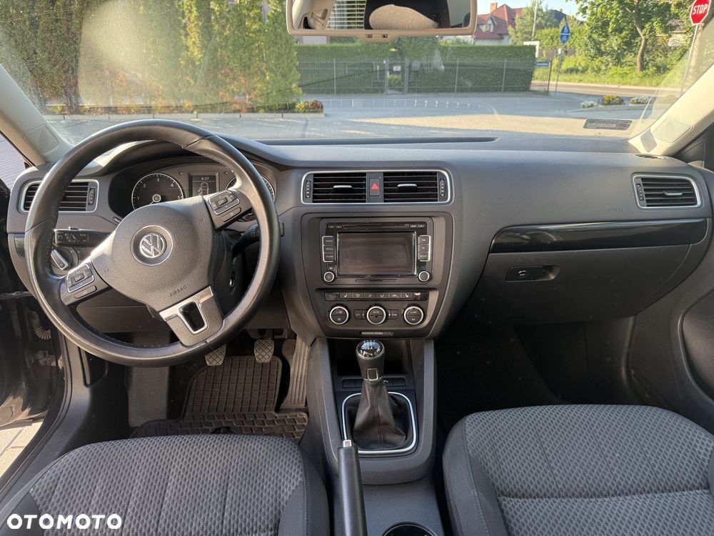 Volkswagen Jetta 1.6 TDI Comfortline - 12