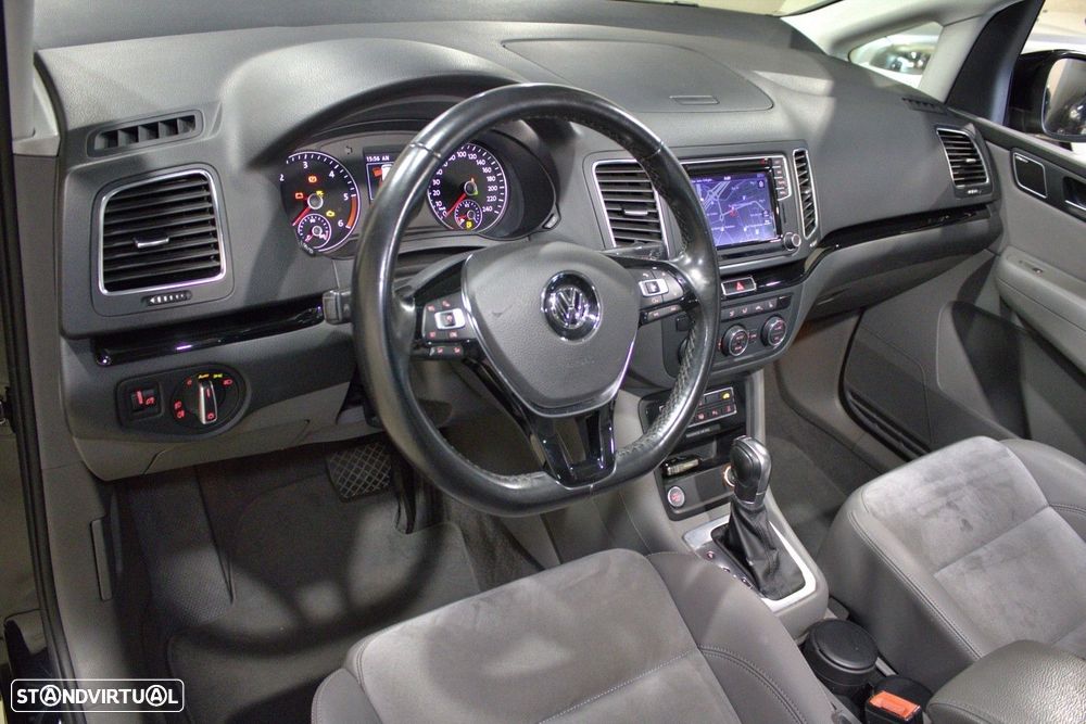 VW Sharan 2.0 TDI Blue Highline DSG - 28