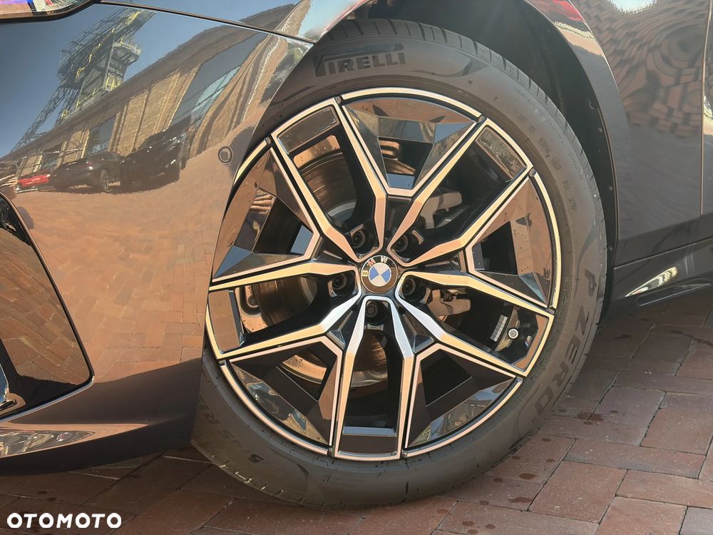 BMW Seria 5 520d xDrive mHEV - 11