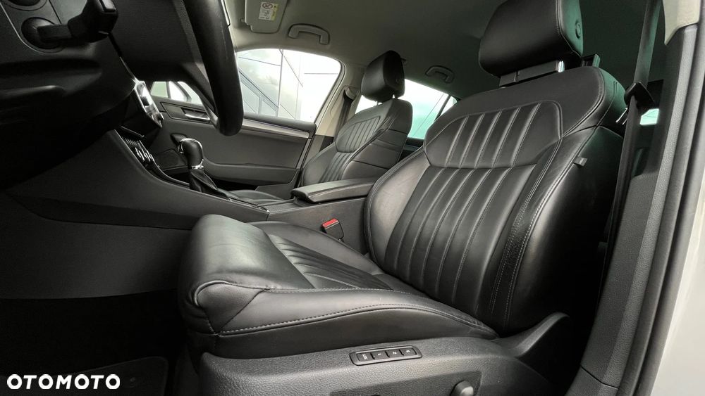 Skoda Superb 2.0 TDI SCR Style DSG - 10