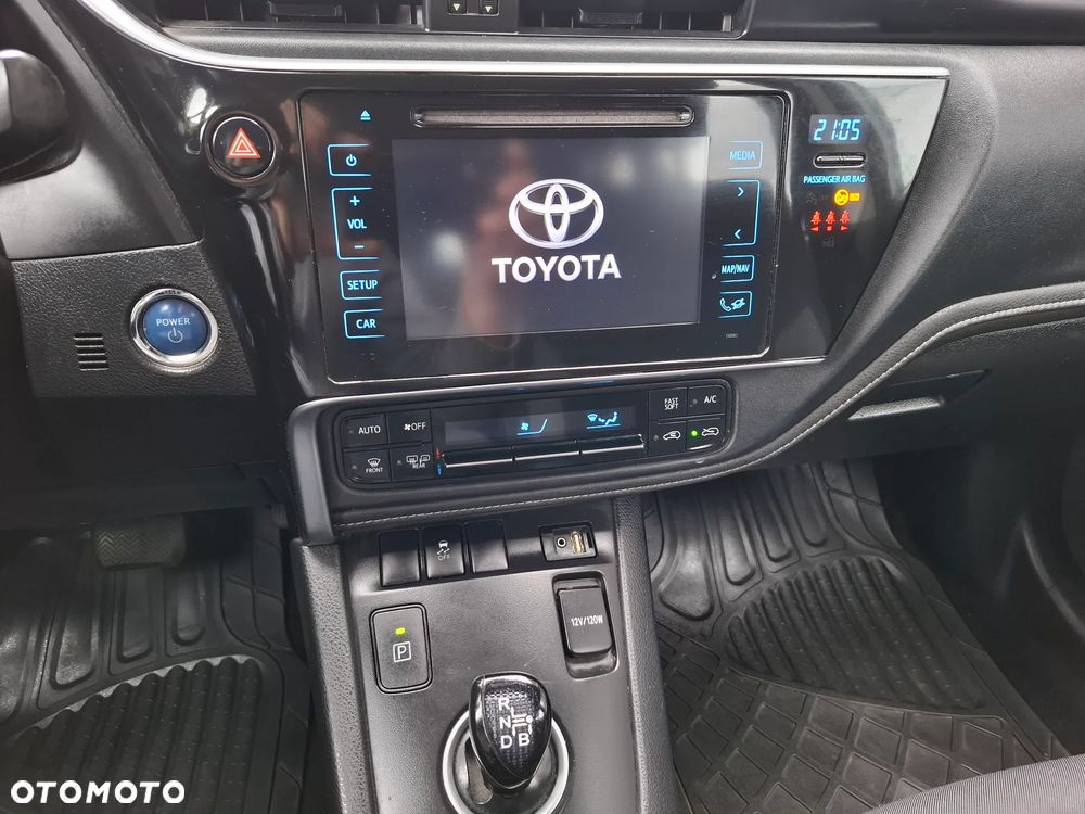 Toyota Auris 1.8 HSD Luna - 18