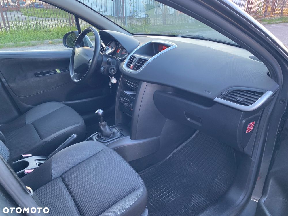 Peugeot 207 1.6 HDi - 21
