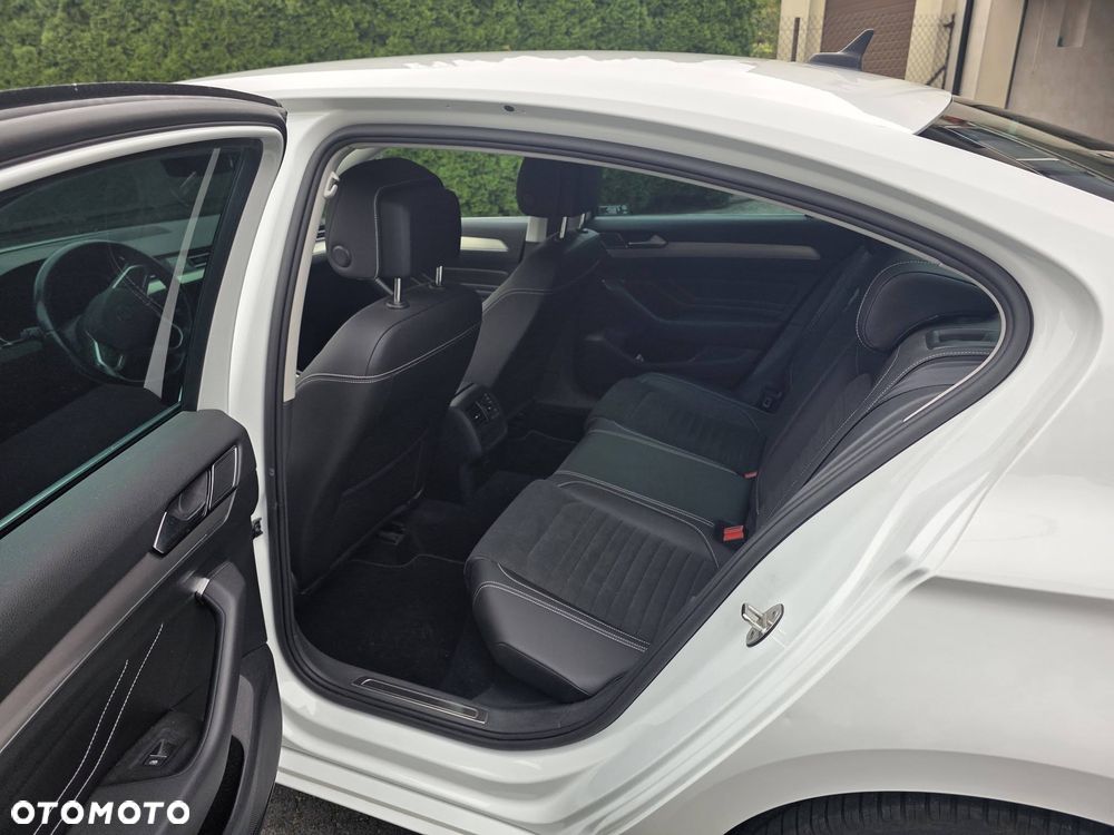 Volkswagen Passat 2.0 TDI Elegance DSG - 2