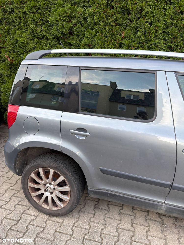 Skoda Yeti 2011 photo 2