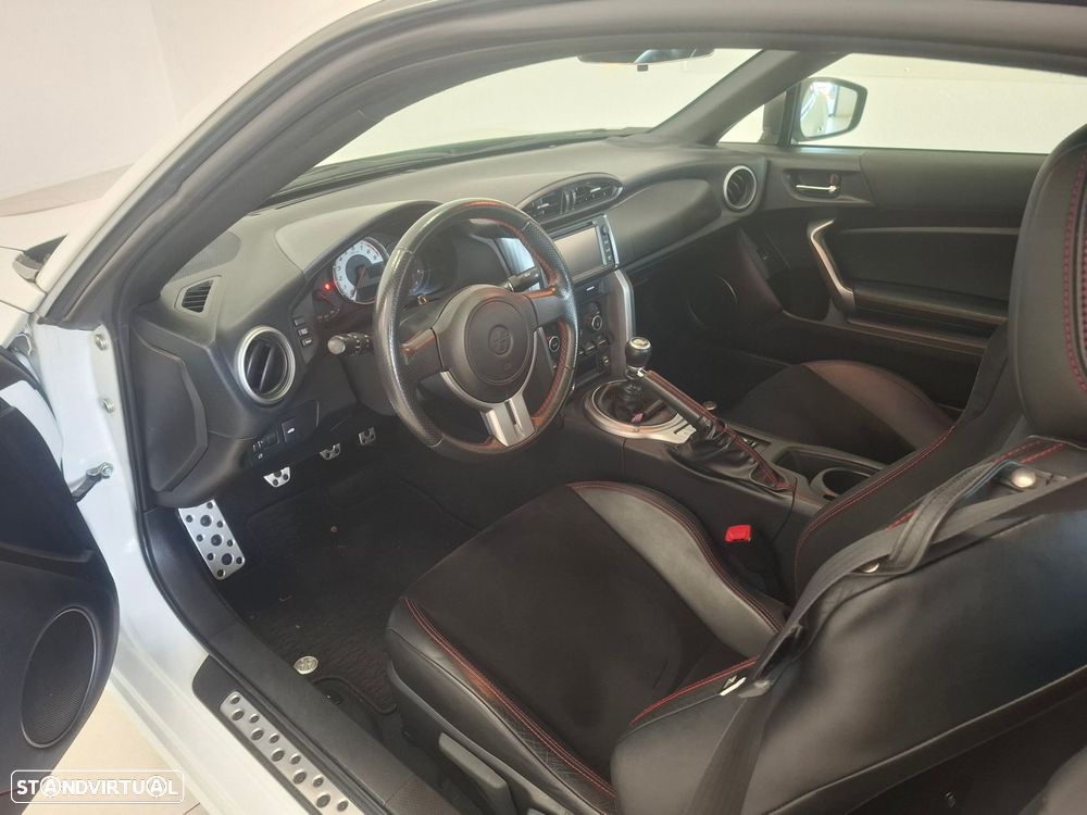 Toyota GT86 2.0D-4S +Navi - 9