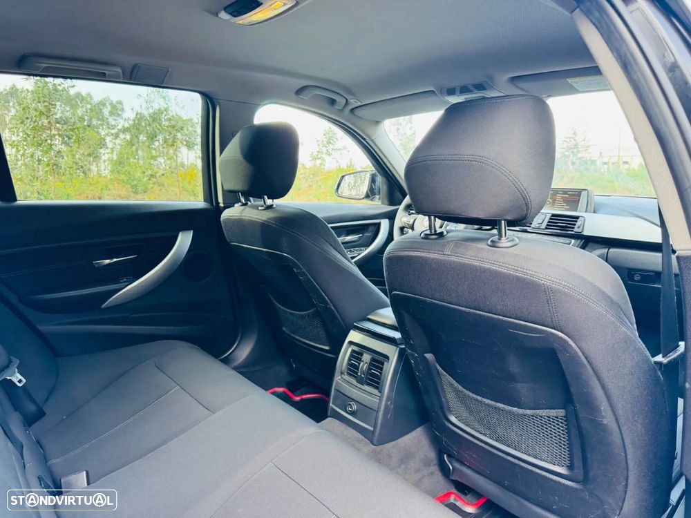 BMW 318 d Sport Line - 41