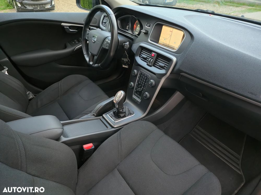 Volvo V40 D2 Kinetic - 13