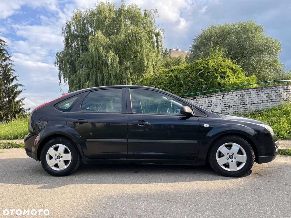 Ford Focus 1.6 Ambiente - 4
