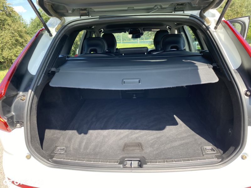 Volvo XC 60 D4 AWD R-Design - 28