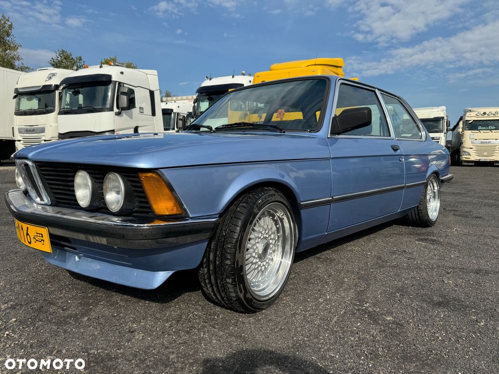 BMW Seria 3 323i - 1