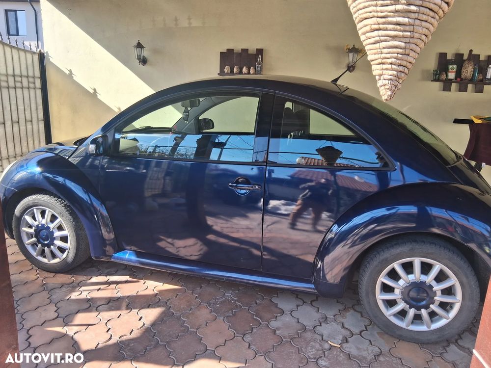 Volkswagen New Beetle - 2