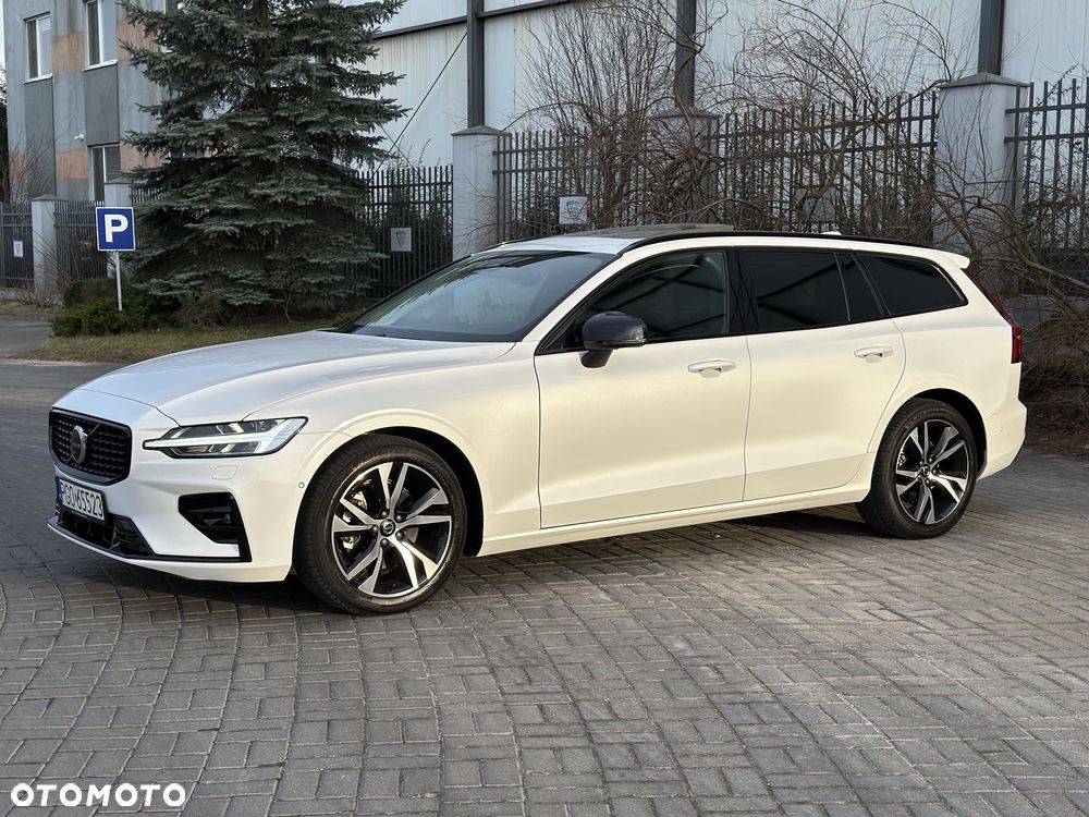 Volvo V60 B4 B DKG Plus Dark - 3