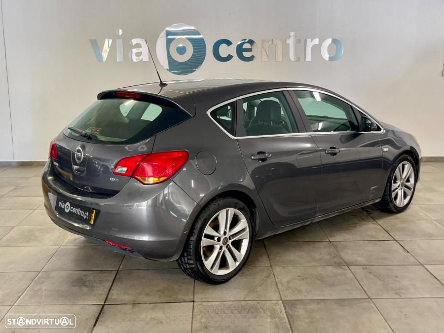 Opel Astra 1.7 CDTi Cosmo - 4