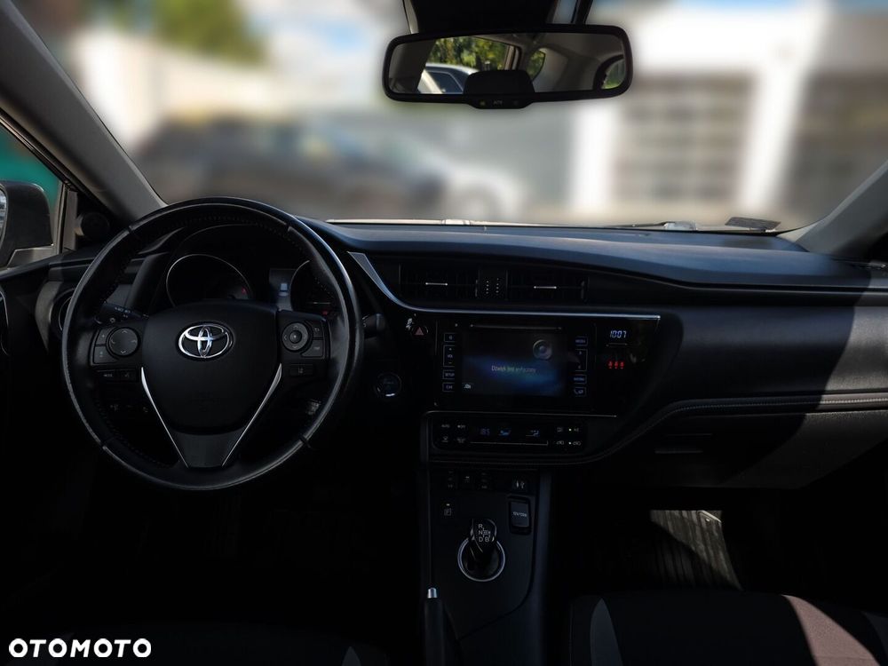 Toyota Auris Hybrid 135 Premium - 11