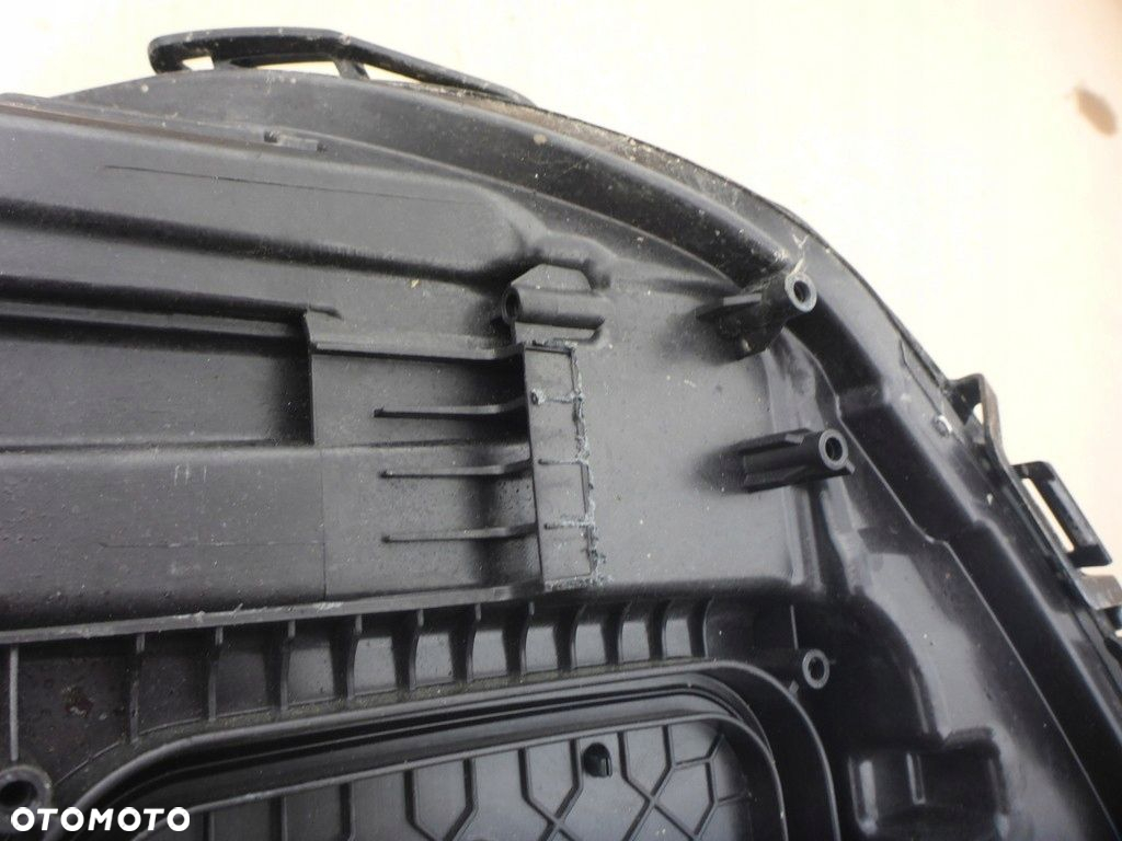 Mercedes W213 Reflektor Prawy A2139066810 - 9