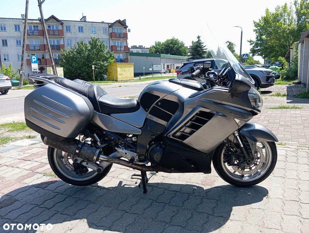 Kawasaki GTR - 9