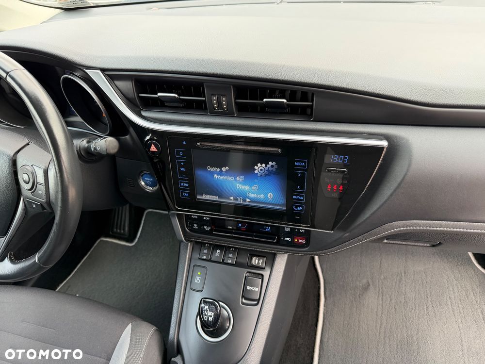 Toyota Auris - 10