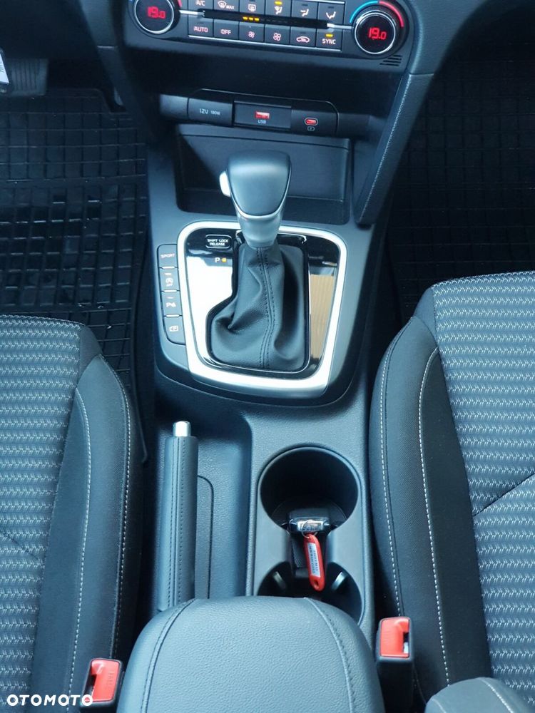 Kia Ceed 1.5 T-GDI M DCT - 24