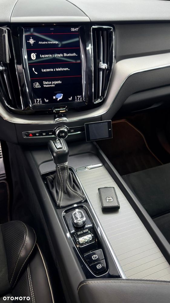 Volvo XC 60 D4 R-Design - 17