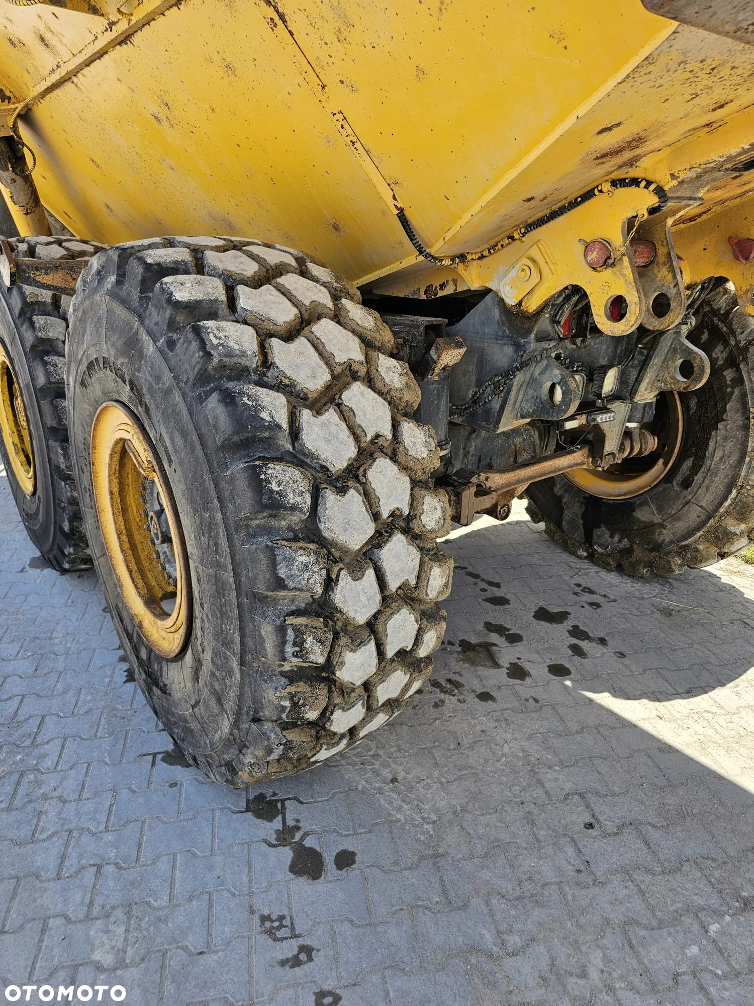 Komatsu HM300 - 5
