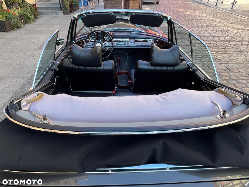 Mercedes-Benz W111 - 6