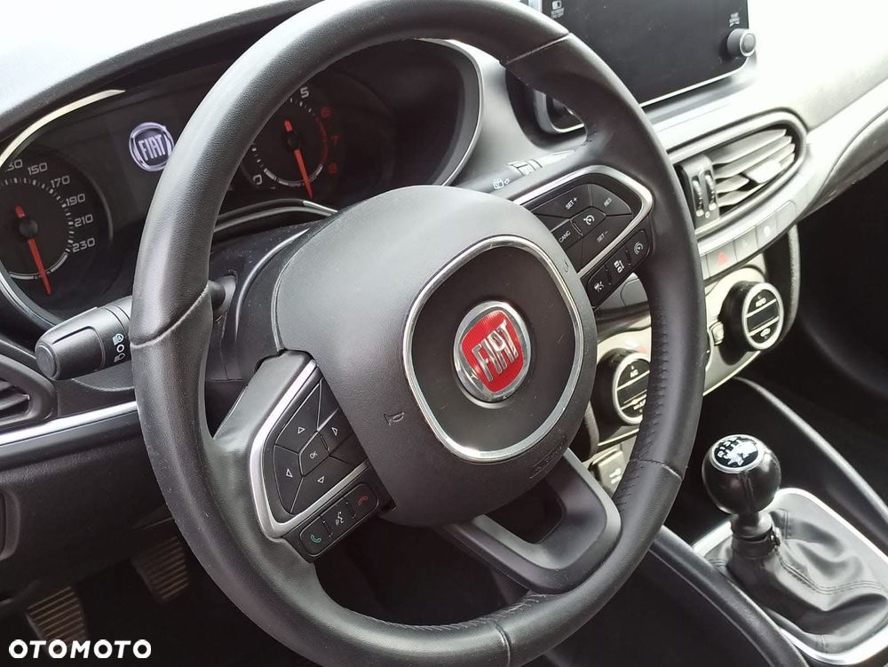 Fiat Tipo 1.4 T-Jet 16v Lounge EU6d - 13
