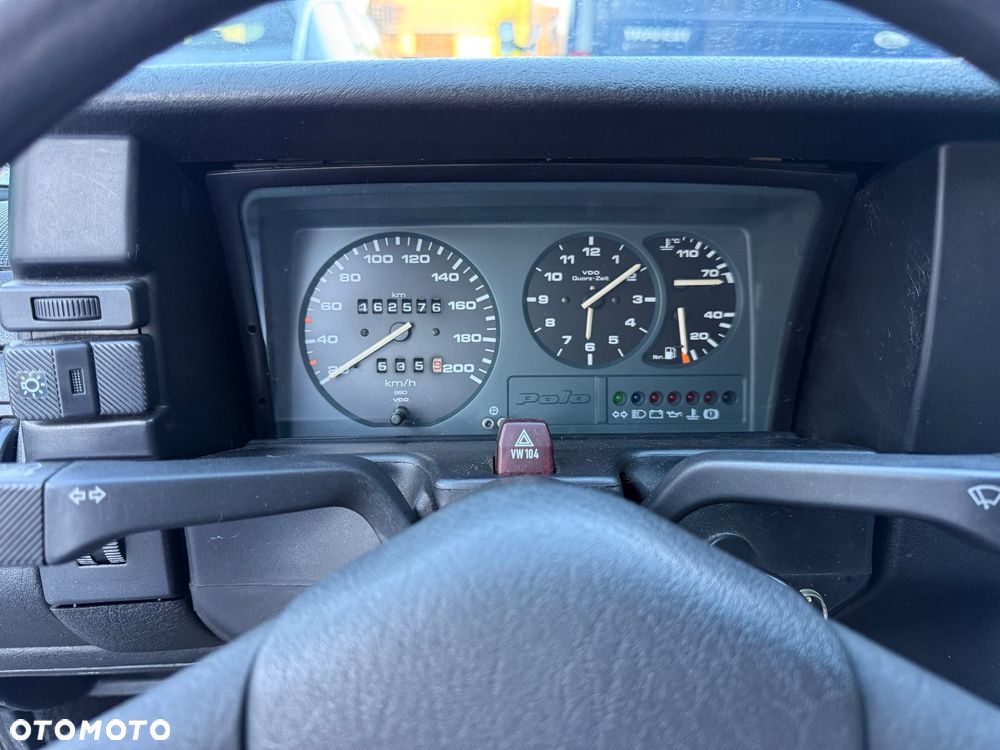 Volkswagen Polo 1.0 CL - 10