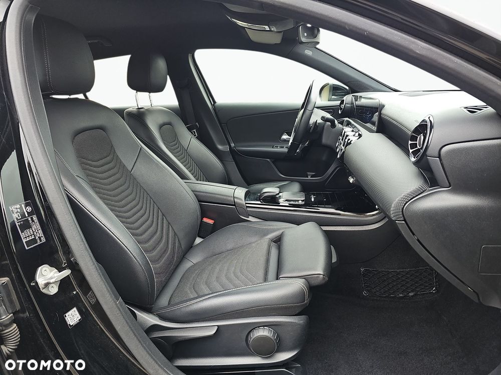 Mercedes-Benz Klasa A 180 7G-DCT - 16