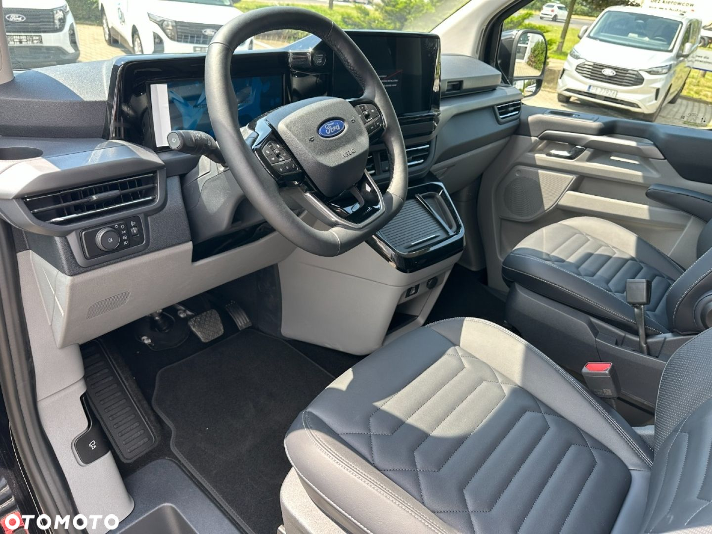 Ford Tourneo Custom - 9