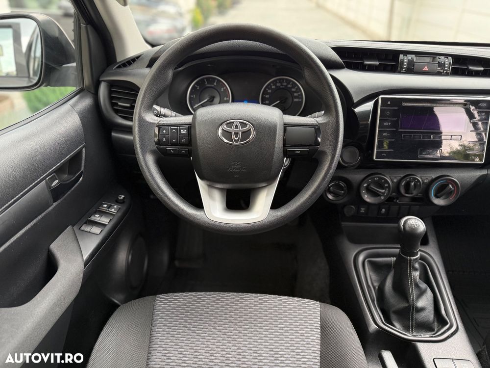 Toyota Hilux 4x4 Double Cab M/T Comfort - 12