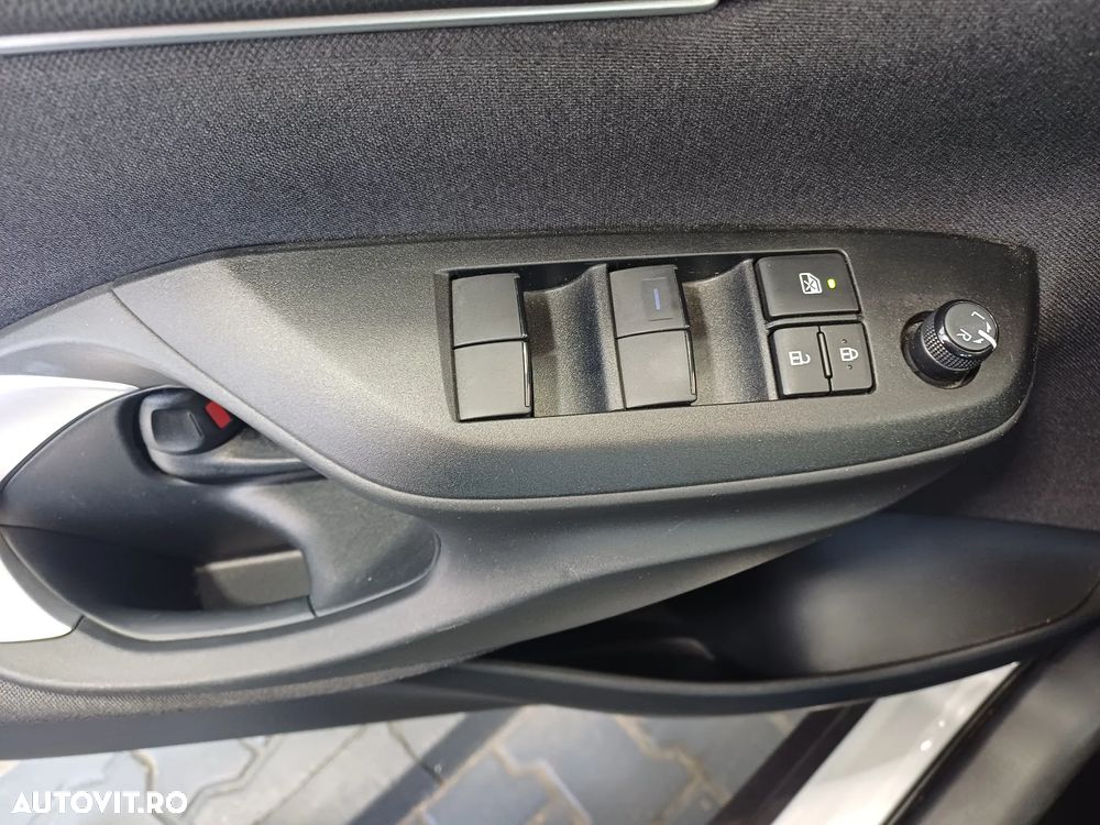Toyota Yaris 1.5 VVT-i HSD Exclusive Style - 9