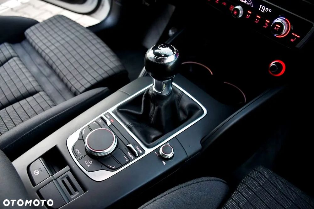 Audi A3 Sportback 2.0 TDI clean diesel Edycja specjalna - 36