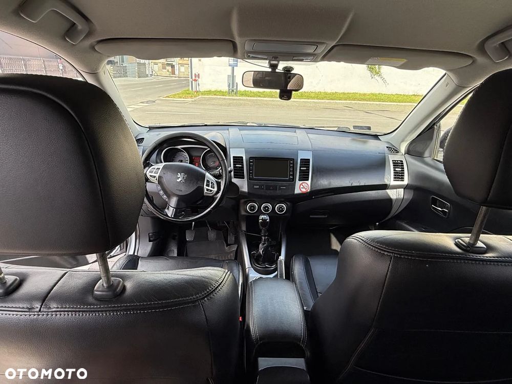 Peugeot 4007 - 11