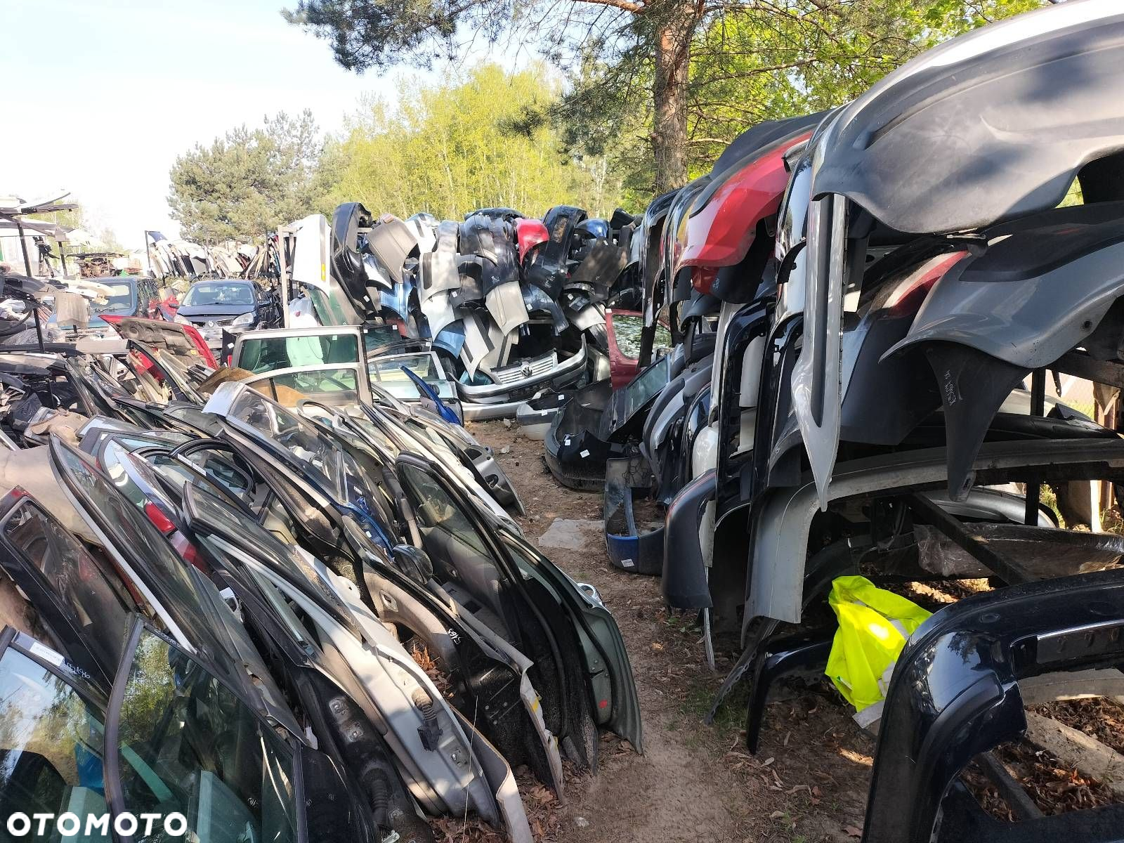 KOMPLETNY TYŁ KLAPA BAGAŻNIKA ZDERZAK TYŁ LAMPY EVASION I LIFT KMPD - 17