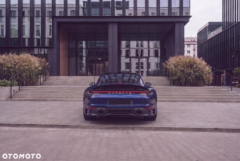 Porsche 911 Carrera - 7