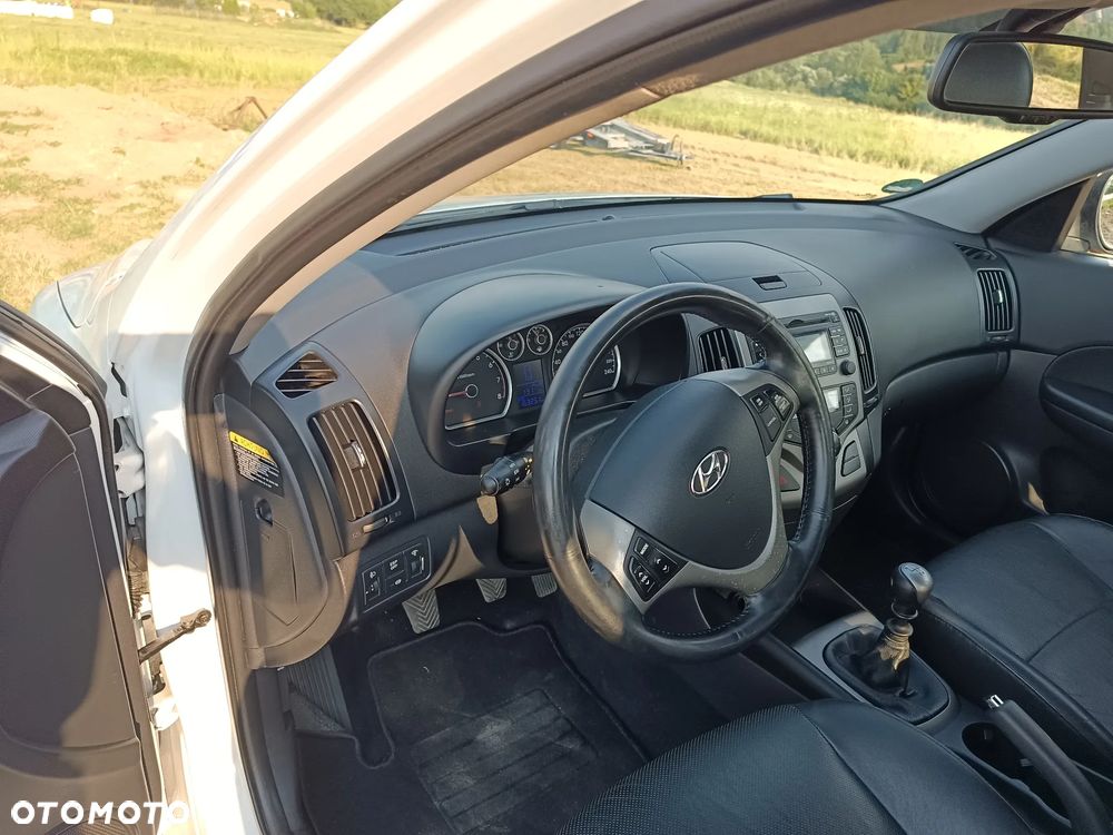 Hyundai i30 2.0 Premium - 25