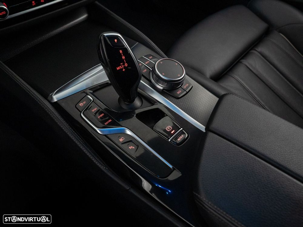 BMW 520 e Pack M - 27