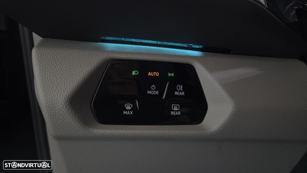 VW Multivan 1.5 TSI Life Longa DSG - 22