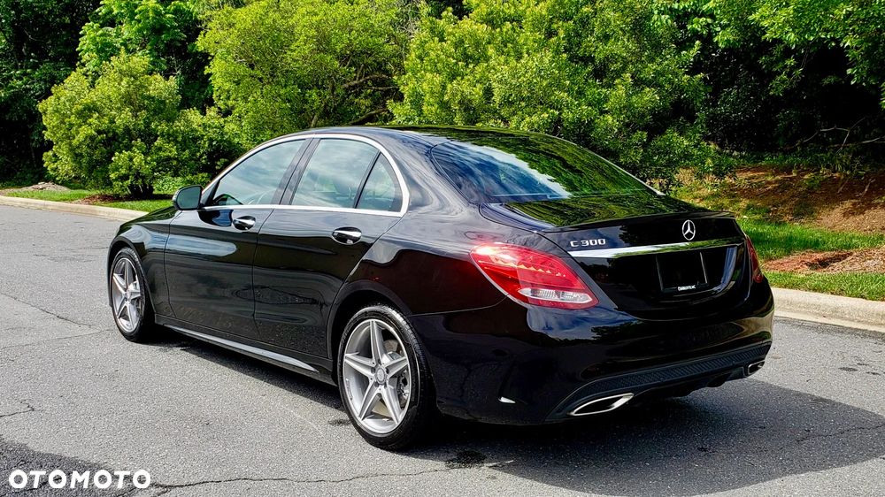 Mercedes-Benz Klasa C 300 7G-TRONIC AMG Line - 4