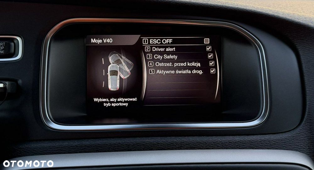 Volvo V40 - 25