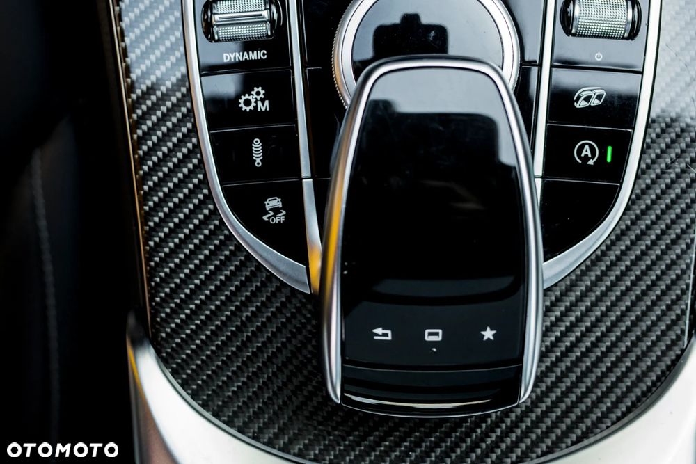 Mercedes-Benz Klasa C AMG 63 S AMG Speedshift 7G-MCT - 25