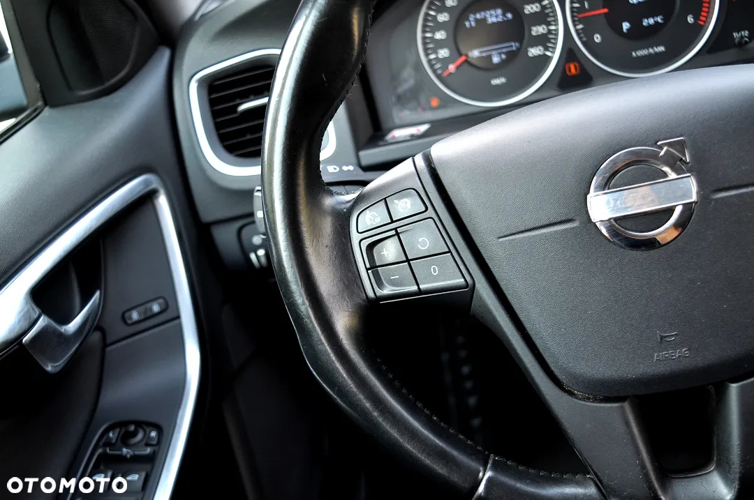Volvo V60 D3 Geartronic Summum - 22