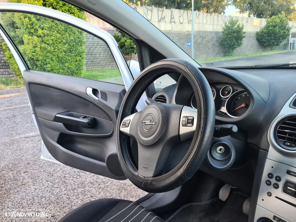 Opel Corsa 1.2 Cosmo - 34