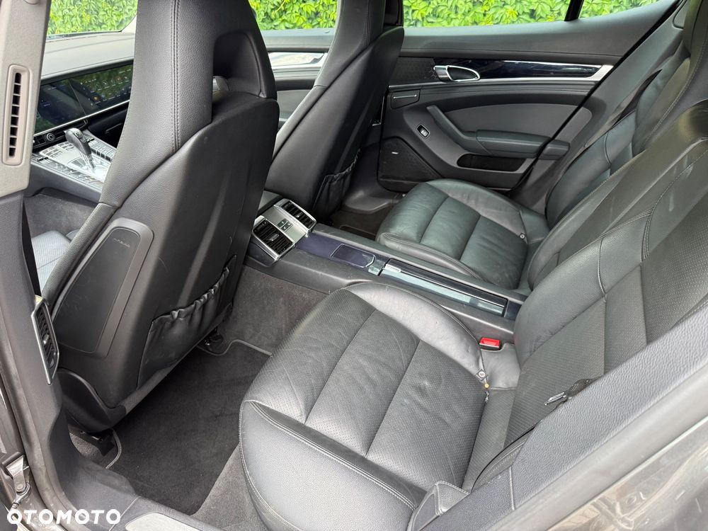 Porsche Panamera - 23