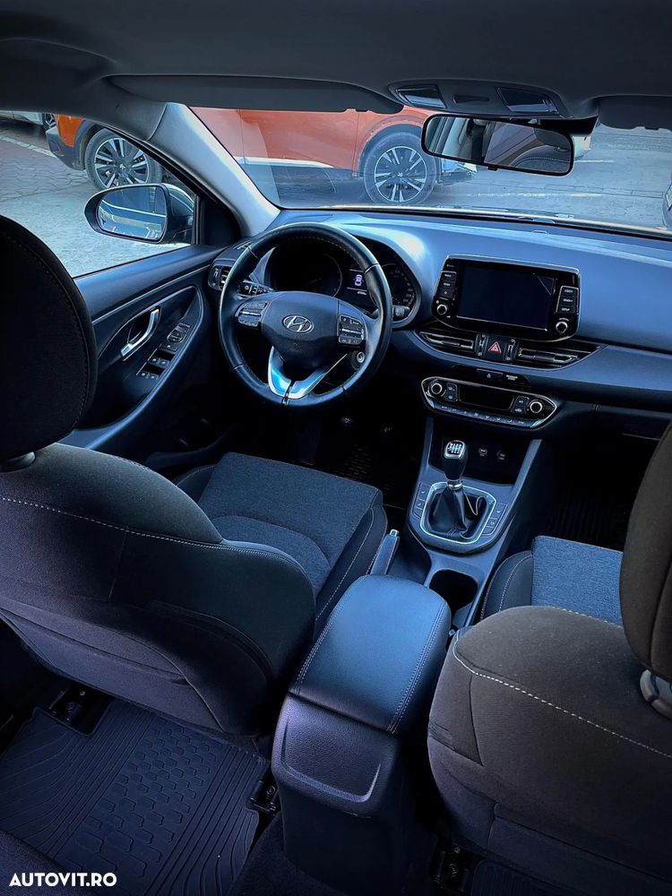 Hyundai i30 1.5 110CP 5DR M/T Highway - 12