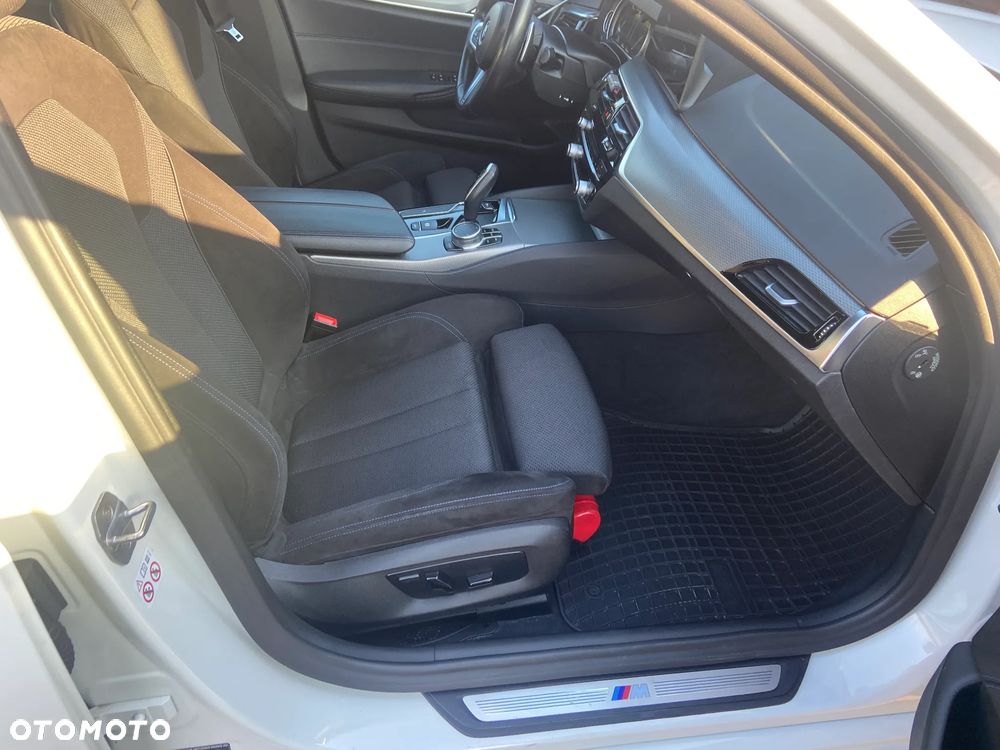 BMW Seria 5 520d xDrive - 6