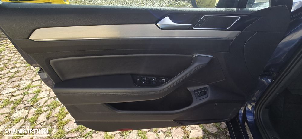 VW Passat Variant 2.0 TDi Highline - 18