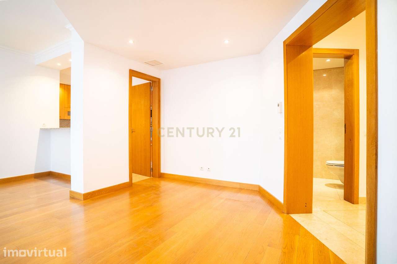 Apartamento T1 no Edifício ECRA com Lugar de Estacionamento - Grande imagem: 2/26